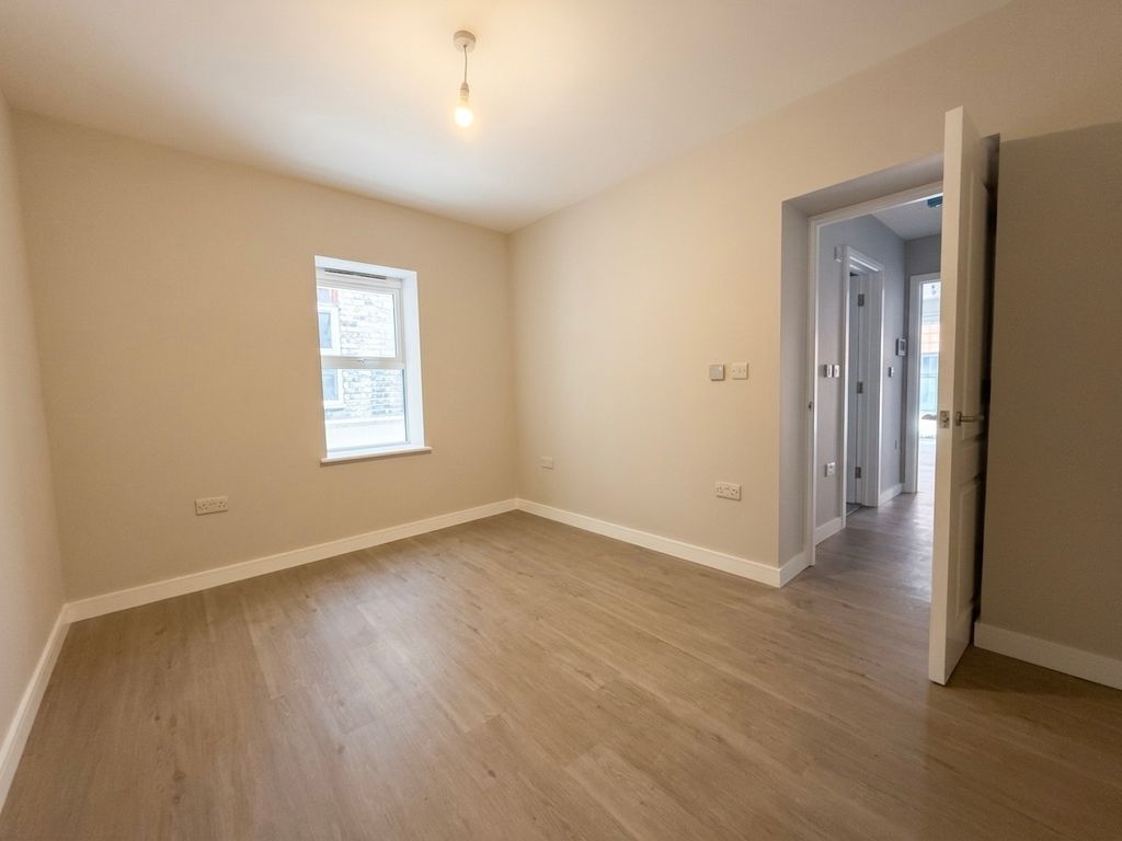 Property photo 3 of 5 Balcony