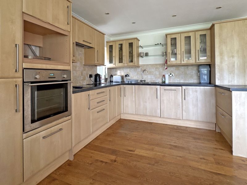 Property photo 3 of 14 Photo 7