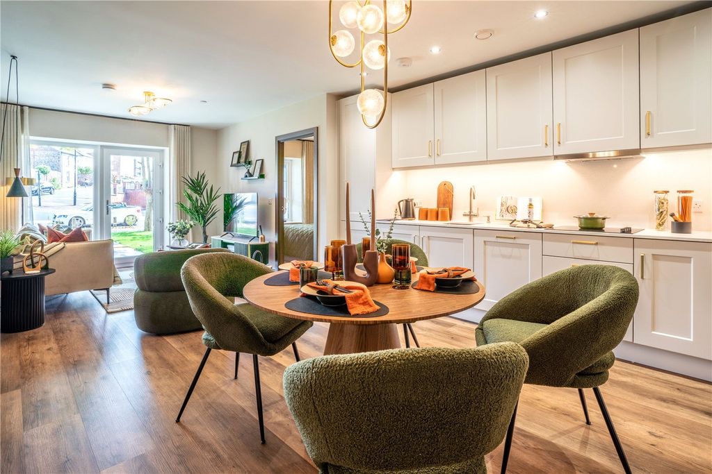 Property photo 3 of 12 2 Bed Show Home