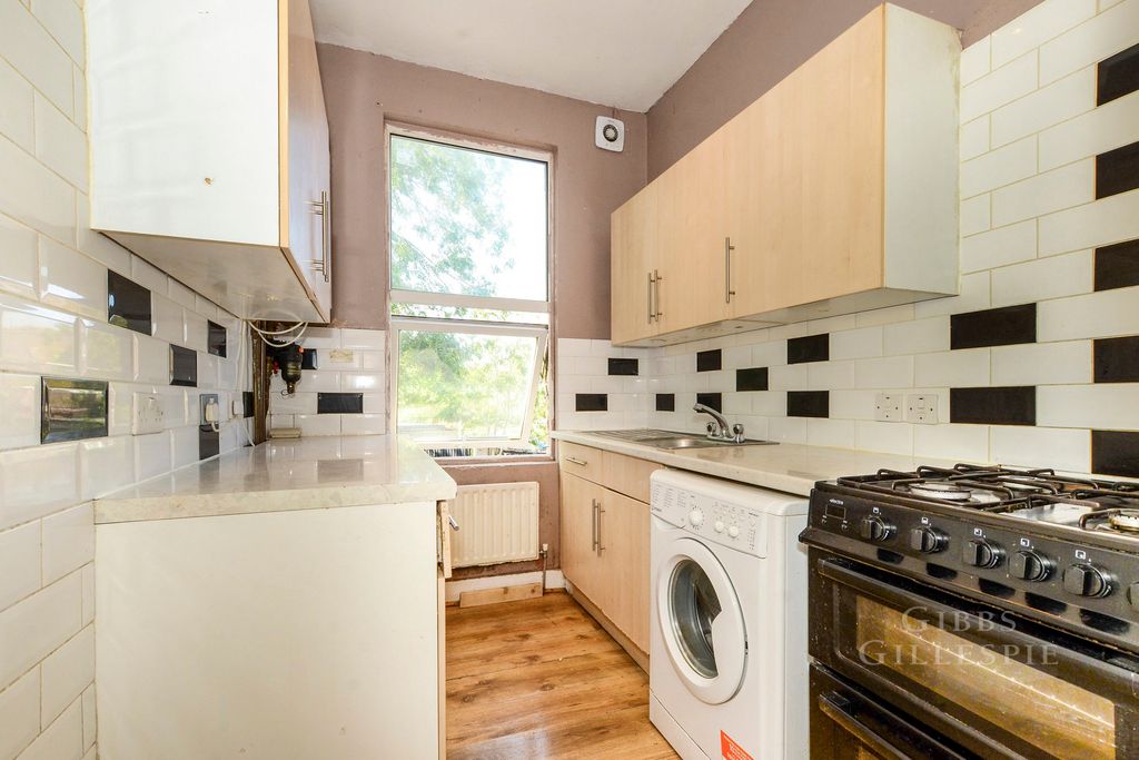 Property photo 1 of 11 Pbox-Img.Jpg