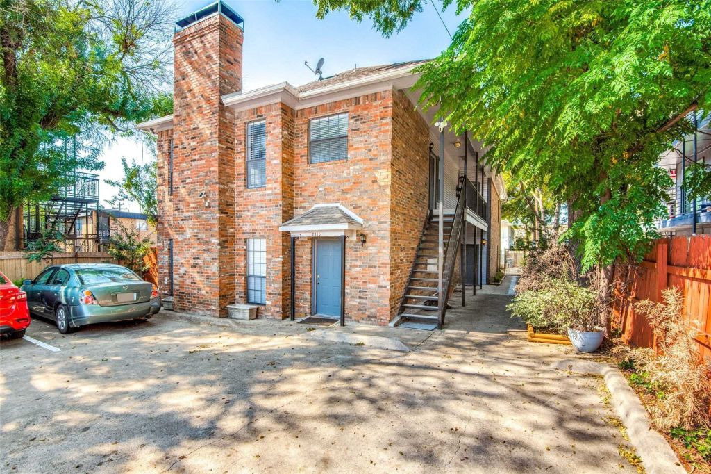 Property photo 1 of 31