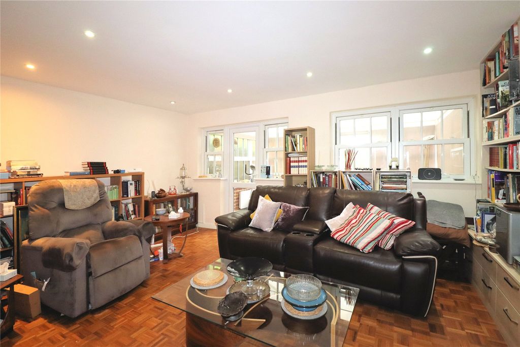 Property photo 3 of 12 Picture No. 15