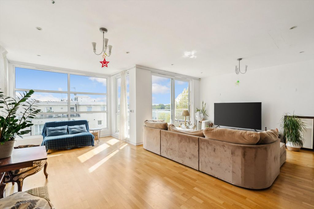 Property photo 1 of 11 Image