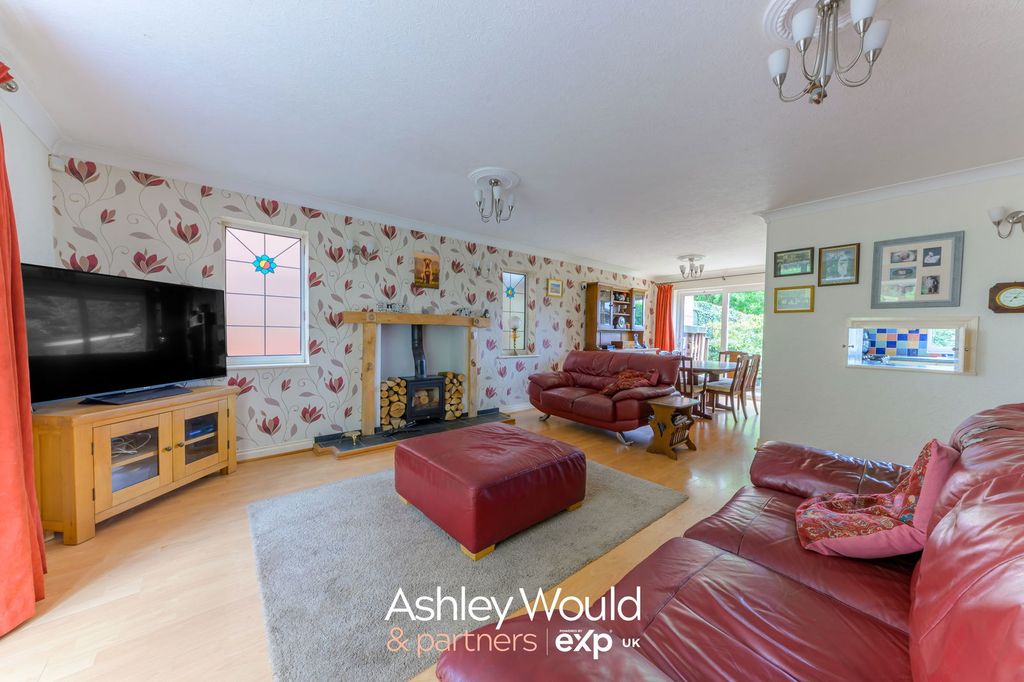 Property photo 3 of 30