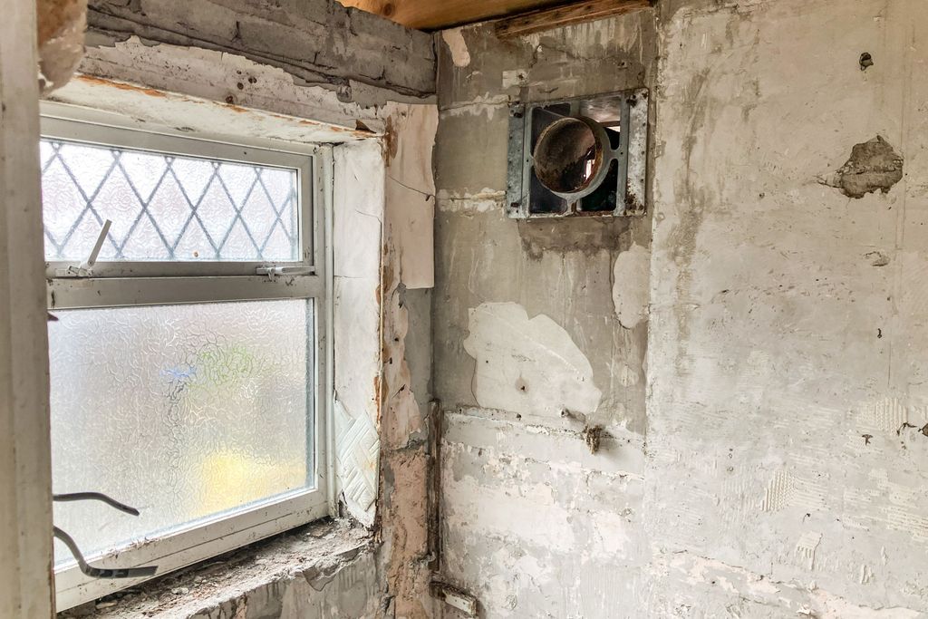 Property photo 3 of 11 14 King Street, Cleator, Cumbria, Ca23 3Ej