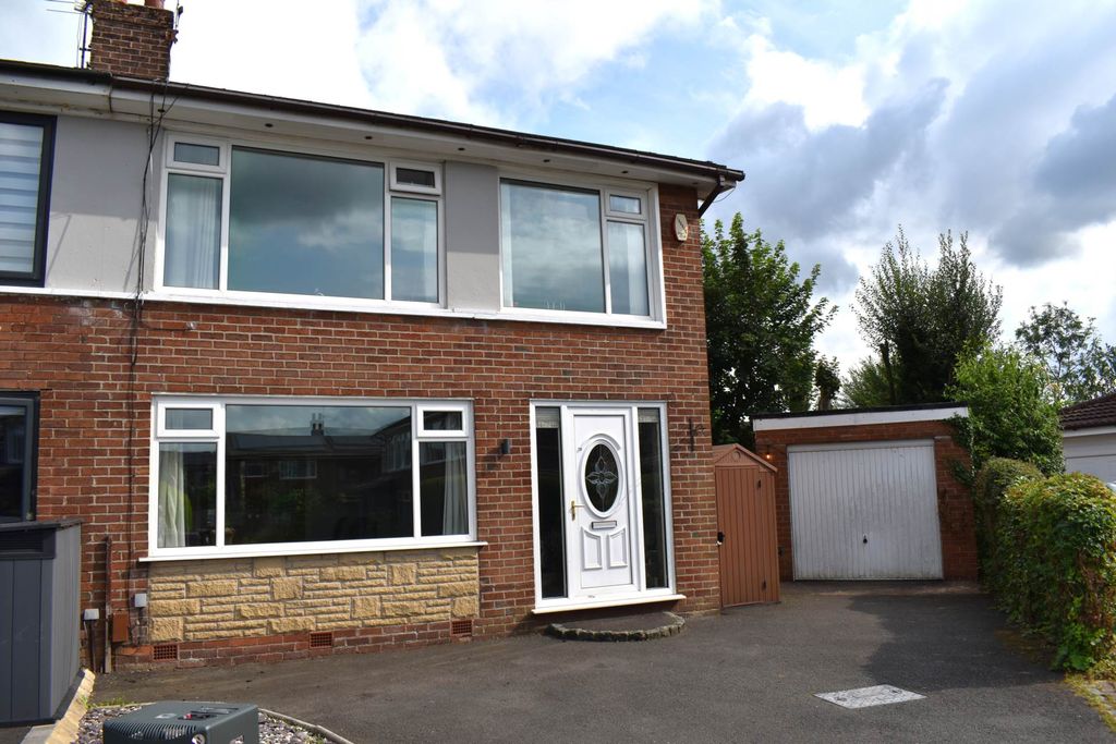 Property photo 1 of 28