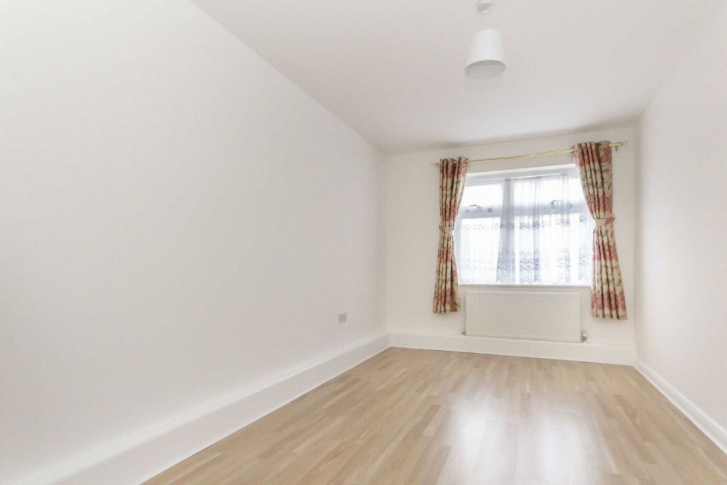 Property photo 3 of 3