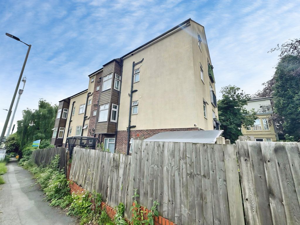 Property photo 2 of 5 439Aa4c0-25A8Cf72-c6E3-4Ad6-A1Bb-5F7F36c2E4Fb