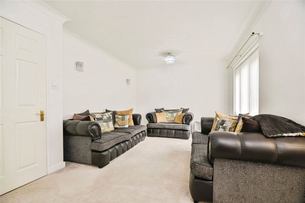 Property photo 2 of 15 Picture No. 10