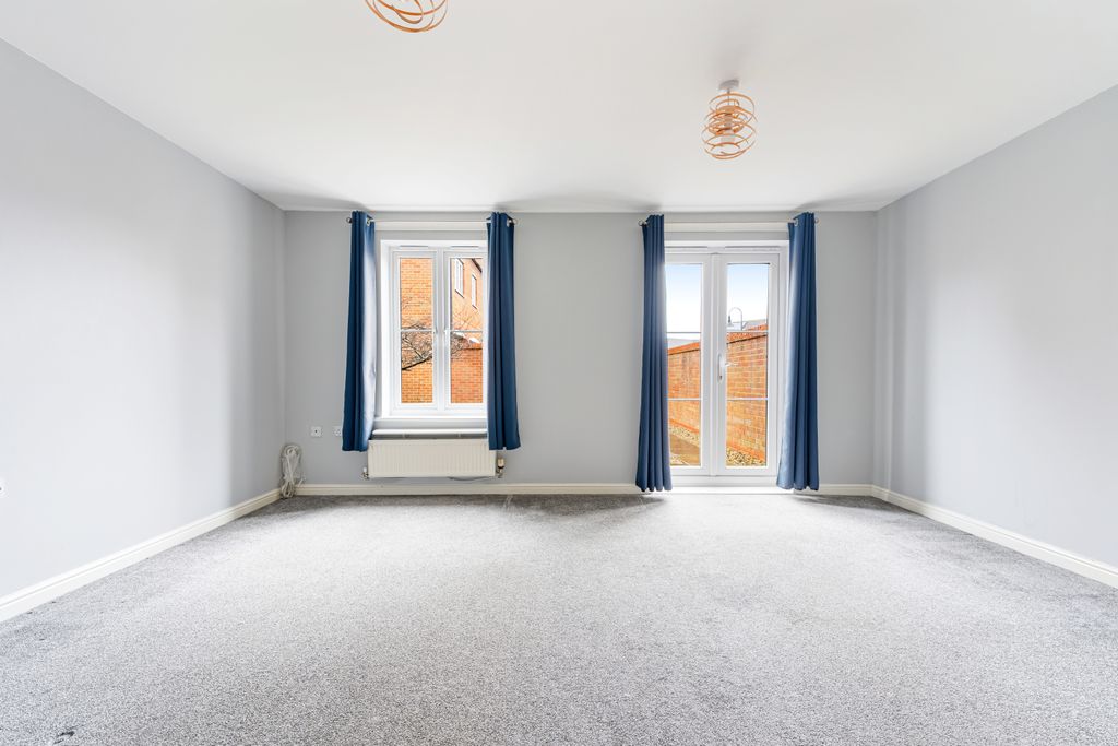 Property photo 3 of 17 Gallery