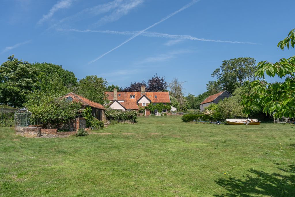 Property photo 1 of 36