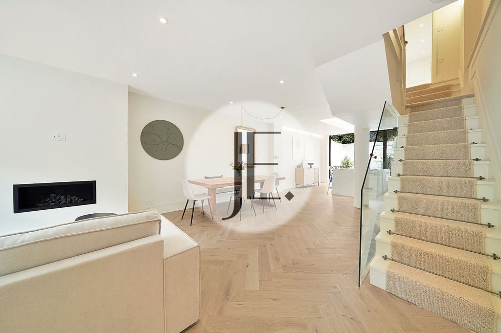 Property photo 2 of 29