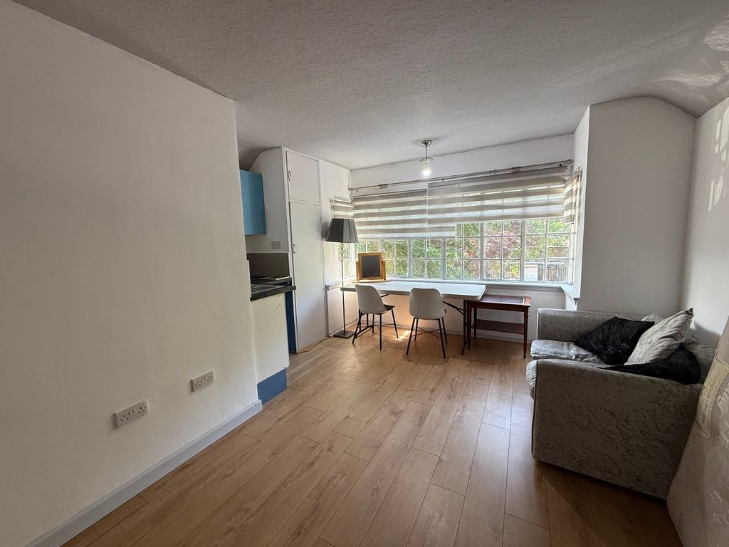 Property photo 1 of 4