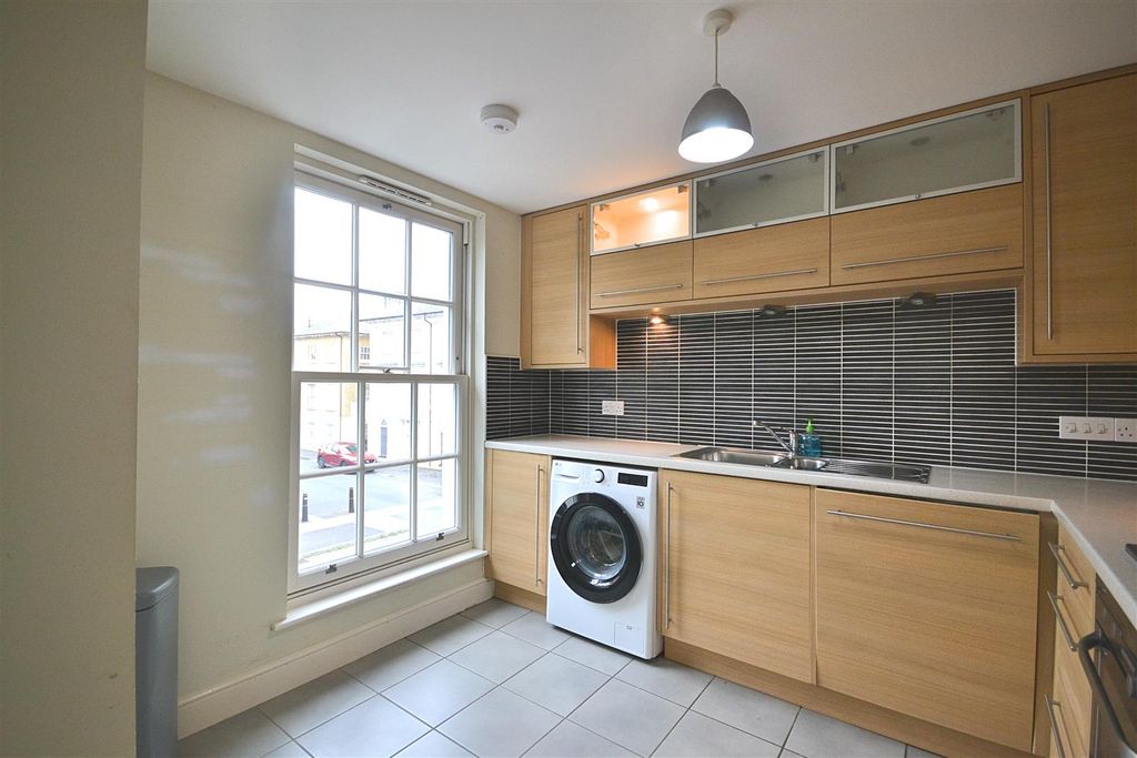 Property photo 3 of 9 6.Png