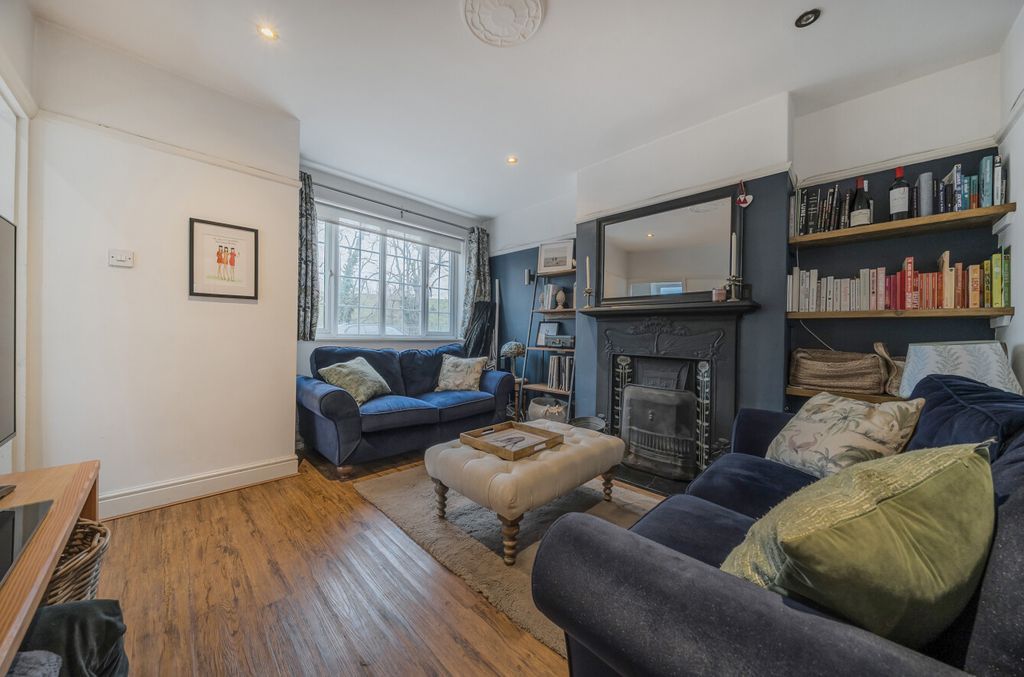 Property photo 2 of 23 1387672-25-693c4c...