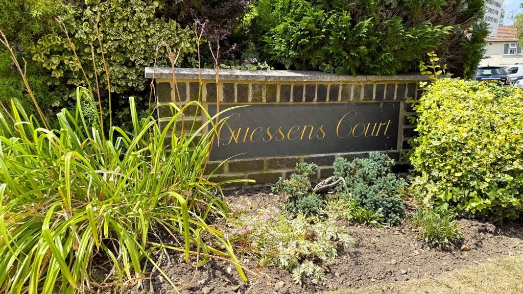 Property photo 1 of 13 Guessens Court