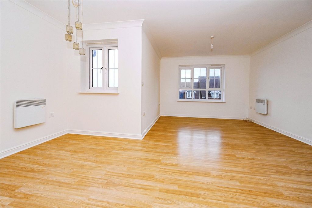 Property photo 2 of 9 Lounge