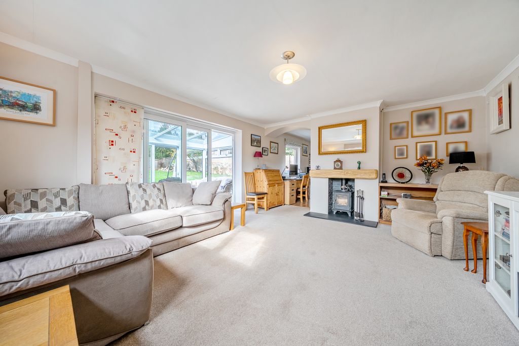 Property photo 2 of 26 Living Room