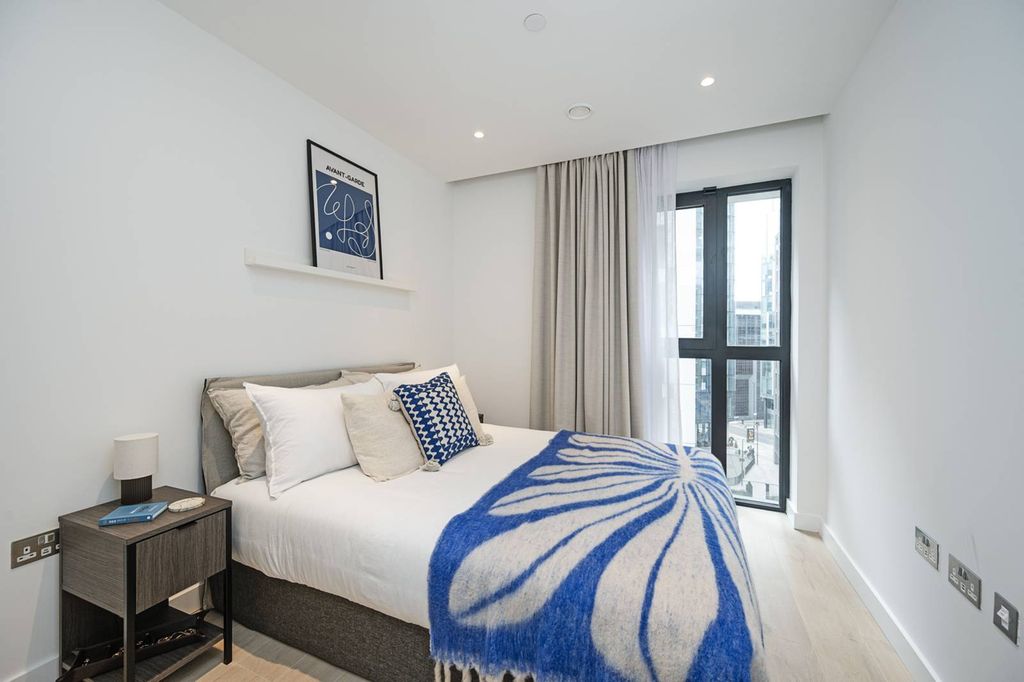 Property photo 3 of 24