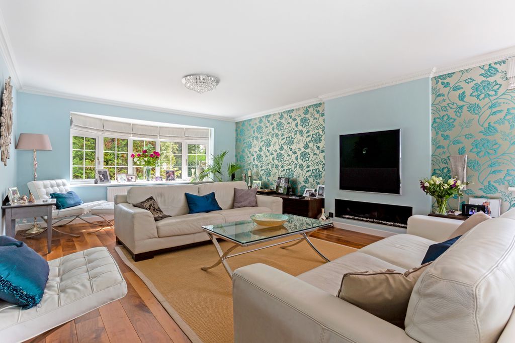 Property photo 3 of 15