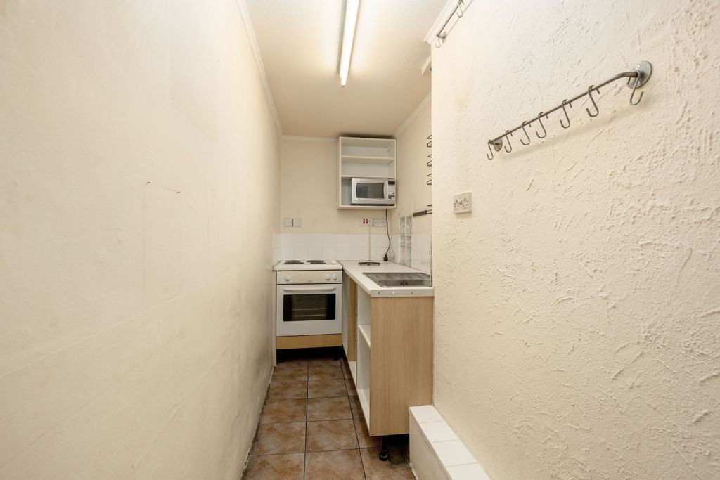 Property photo 3 of 9 Property Image 4