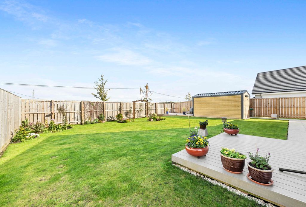 Property photo 1 of 19 Rear Garden