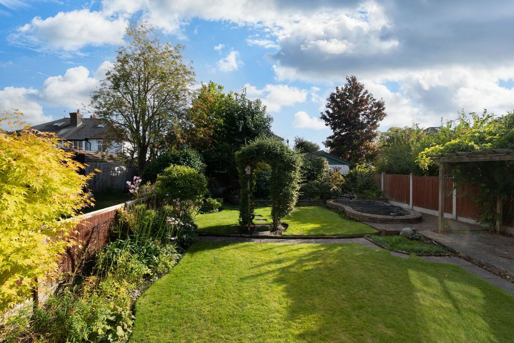 Property photo 2 of 23