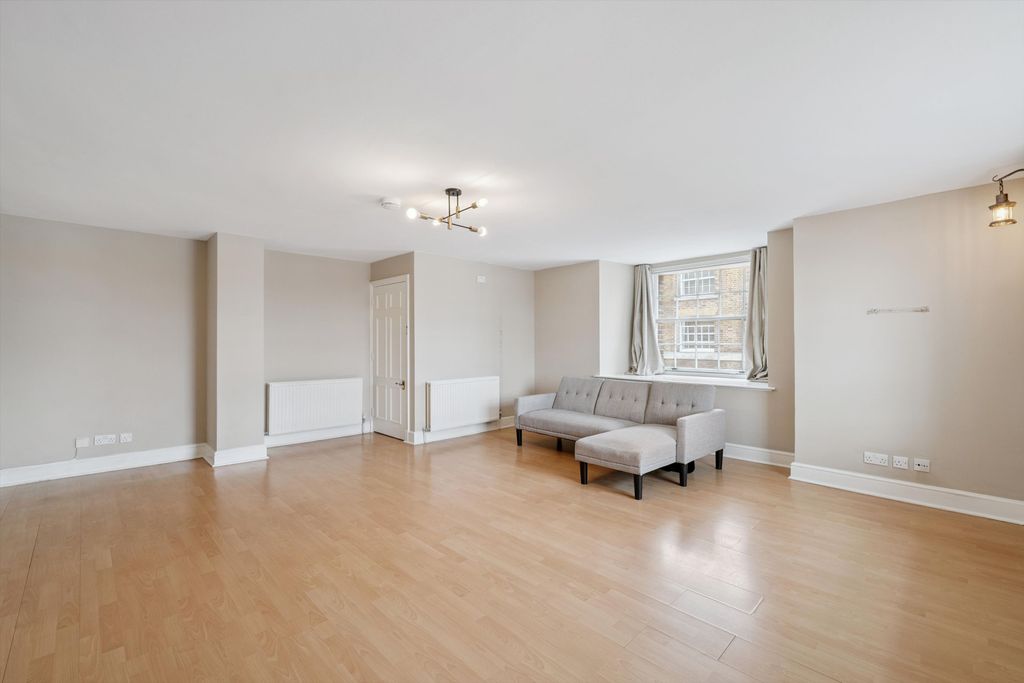 Property photo 3 of 17 Image