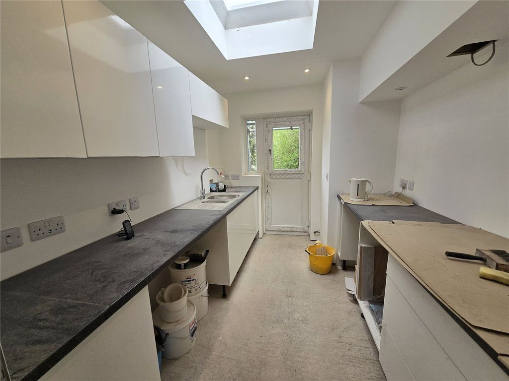 Property photo 3 of 14 Picture No. 12