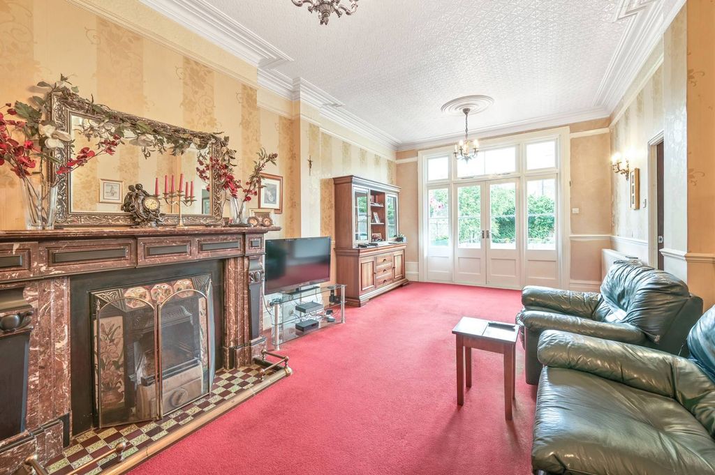 Property photo 3 of 16