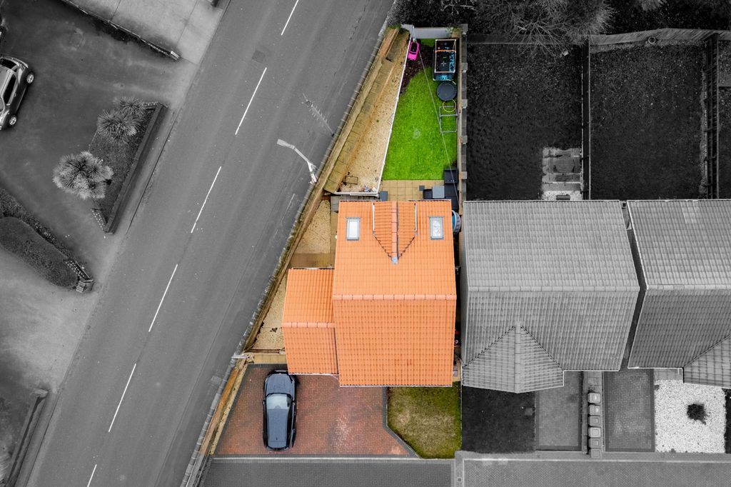 Property photo 2 of 26