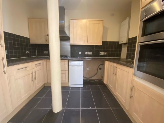 Property photo 3 of 5 Kitchen