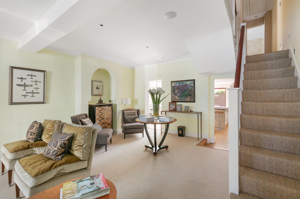 Property photo 3 of 17 Image