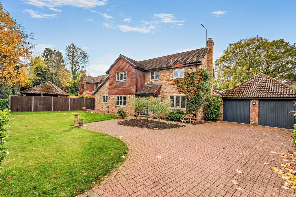 Property photo 3 of 22 Highview