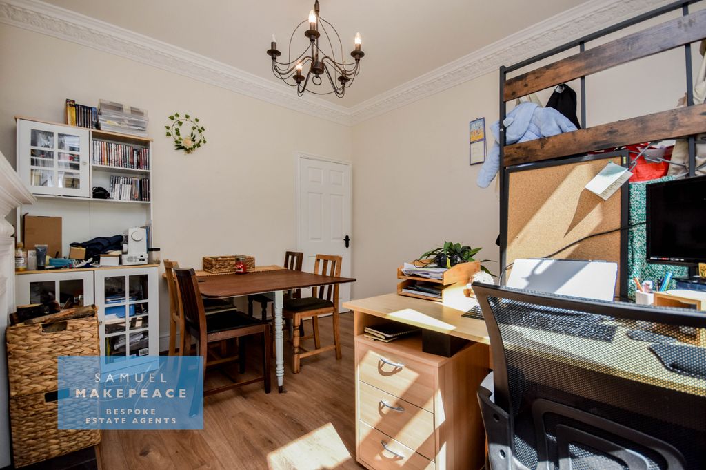 Property photo 3 of 19 Gallery
