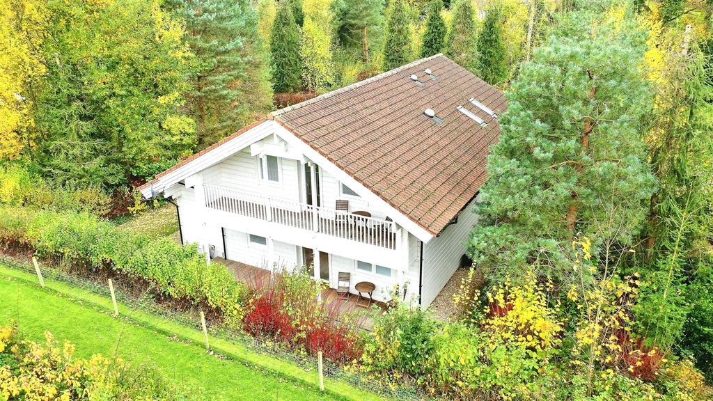 Property photo 2 of 18