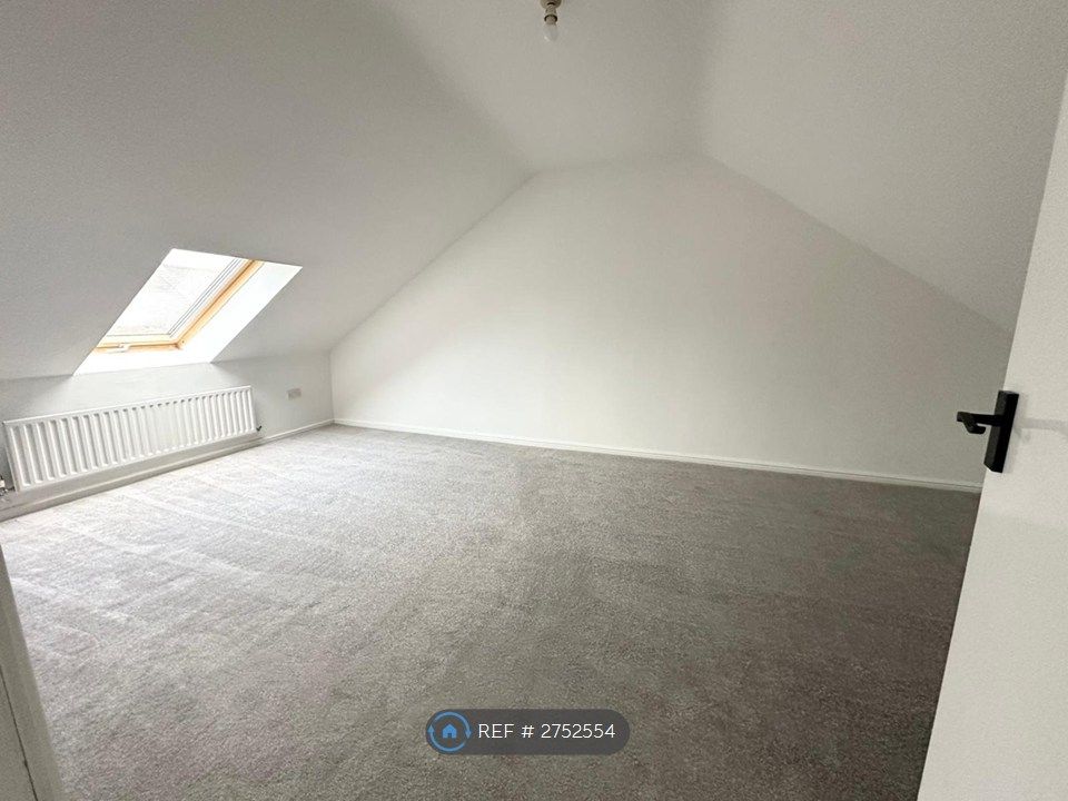 Property photo 3 of 5 Master Bedroom