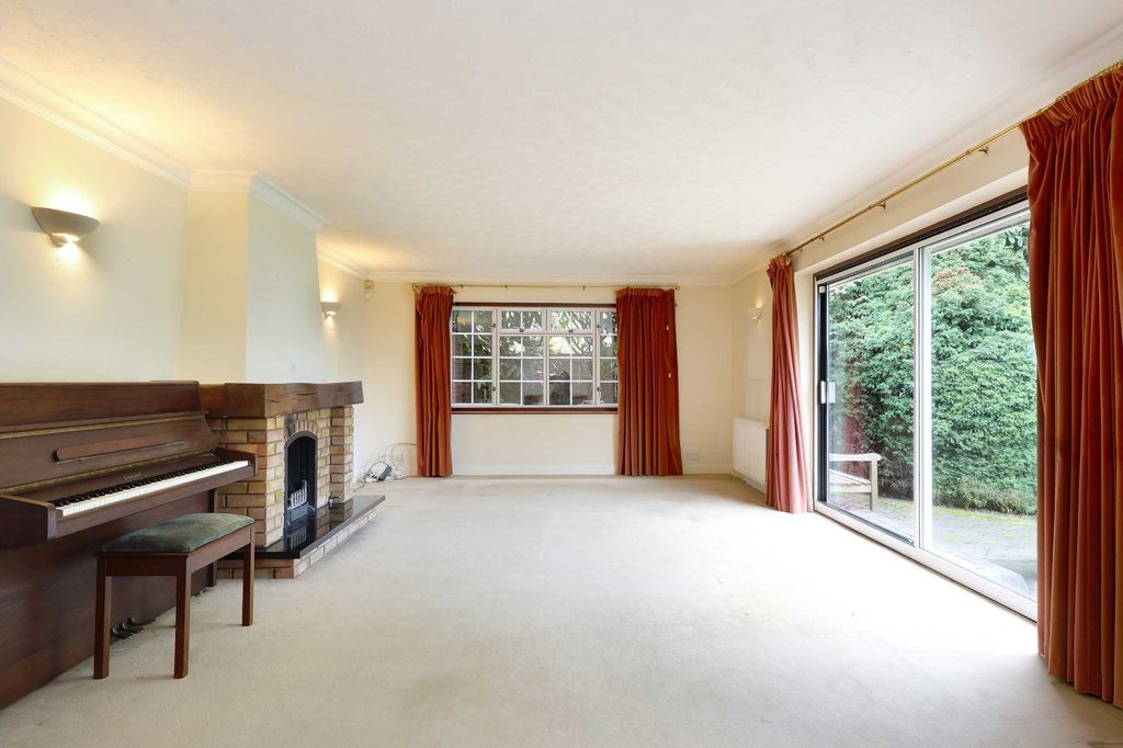 Property photo 2 of 13 Picture No. 11