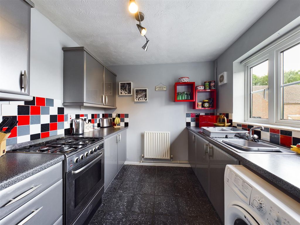 Property photo 2 of 13