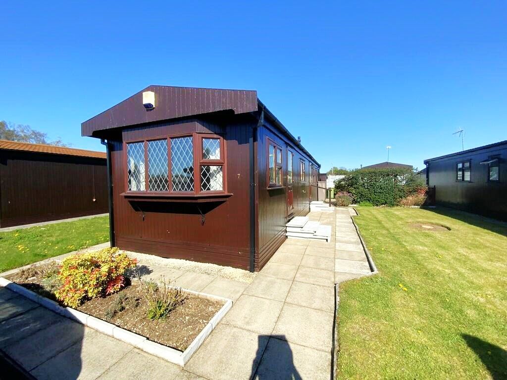 Property photo 1 of 8 1A