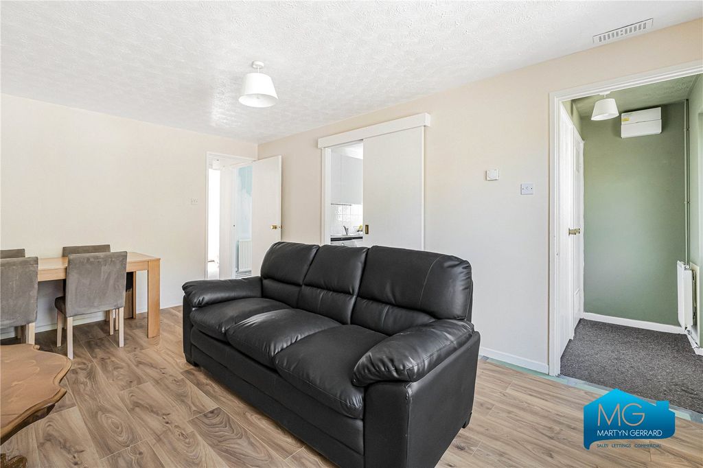 Property photo 3 of 18 Picture No. 06