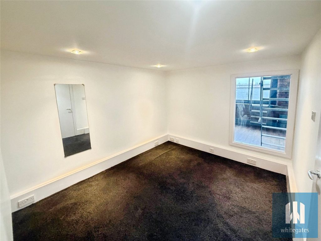 Property photo 3 of 18 Picture No. 17