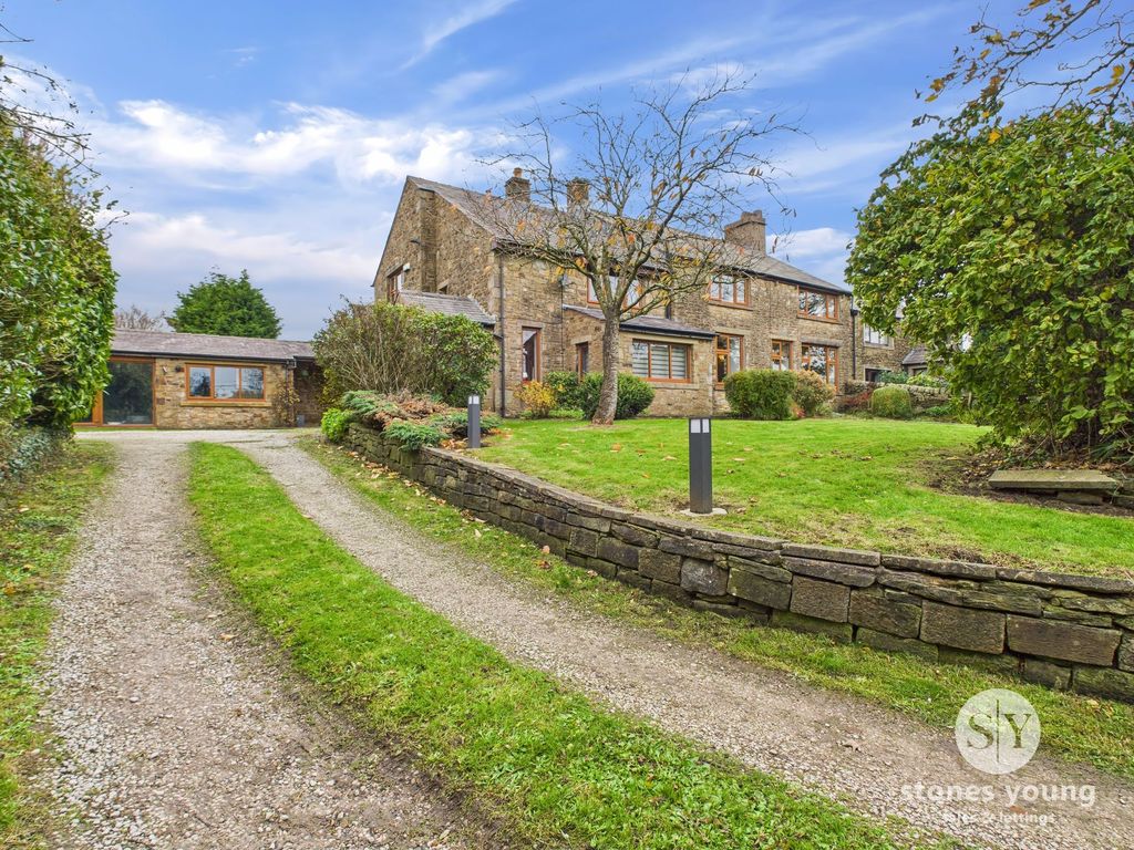 Property photo 2 of 47