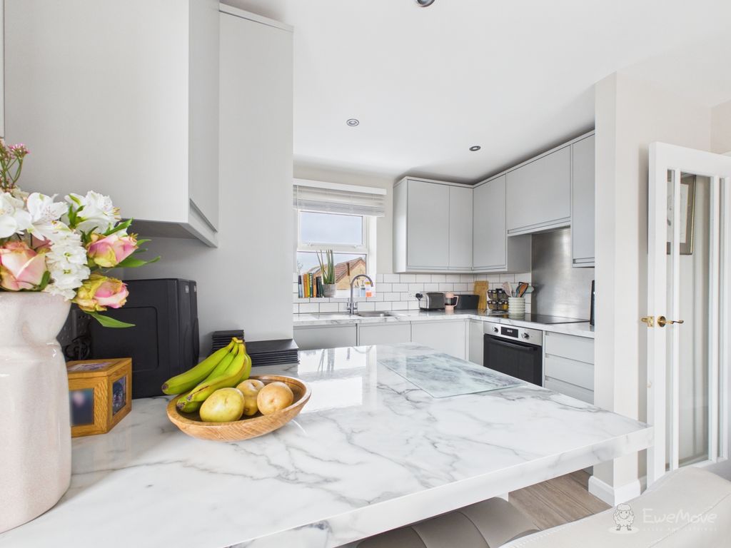 Property photo 2 of 17 Kitchen- Mark Stephens Ewemove Newmarket And Soham