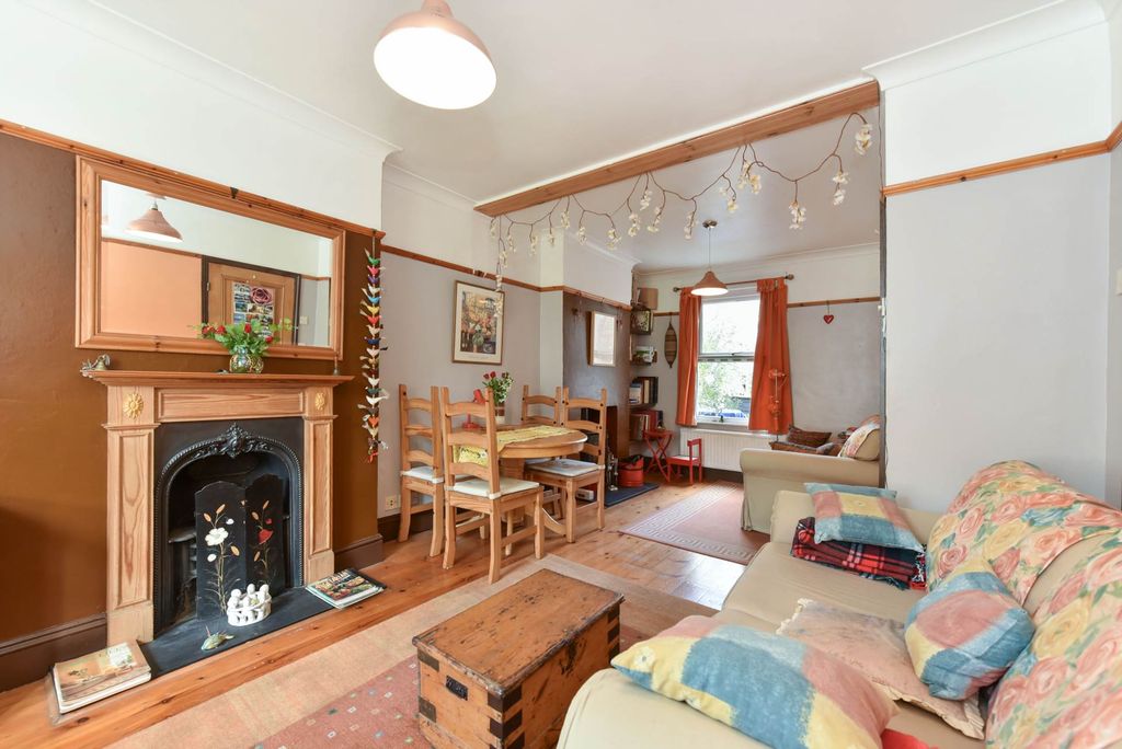 Property photo 3 of 11