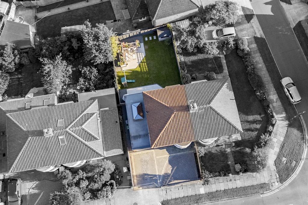 Property photo 2 of 34 11_Whin_Road__10.Jpg