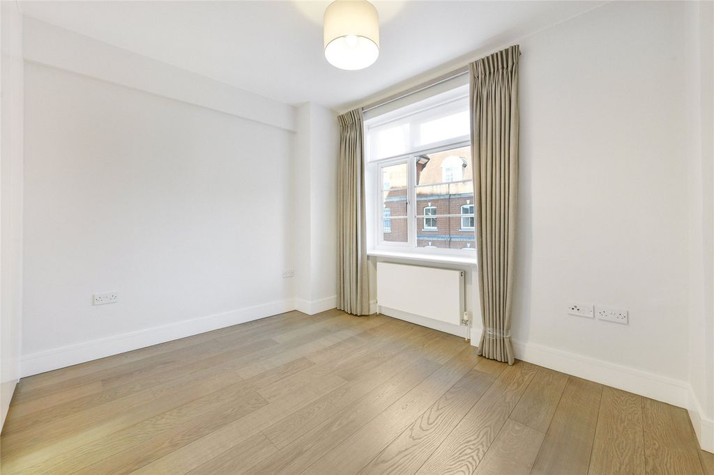 Property photo 3 of 15 Picture No. 06