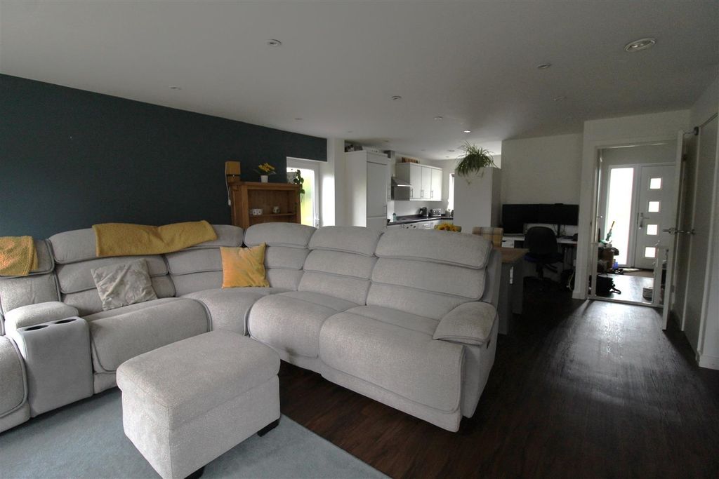 Property photo 3 of 12 Img_5236.Jpg