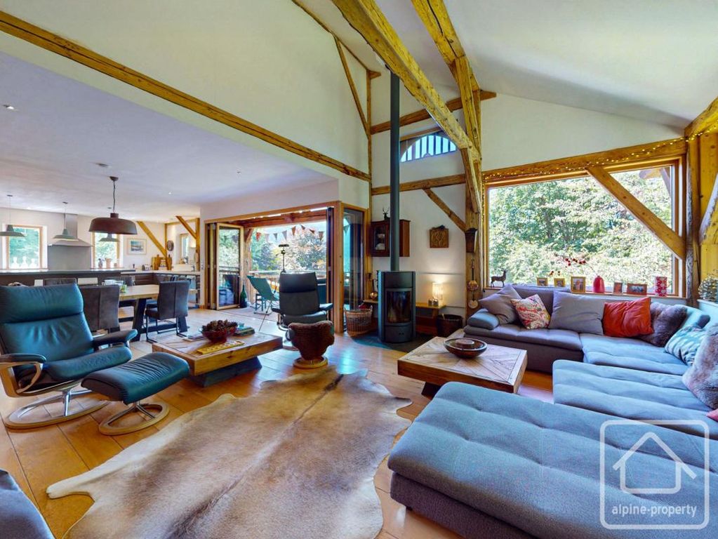 Property photo 2 of 40