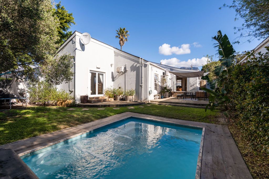 Property photo 1 of 36 Kw1743974